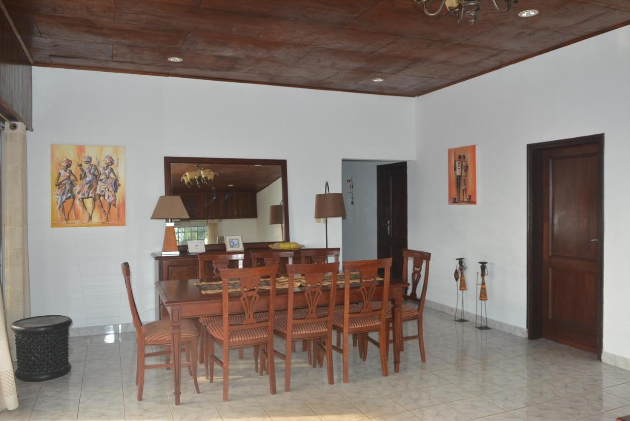Villa Les 3 Oisillons Kribi Exterior foto